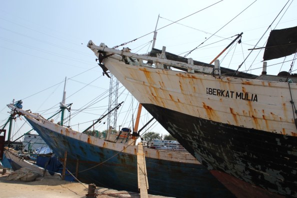 Pnisis boats at the Kalimas port.  