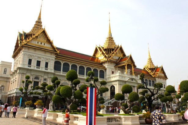 The Chakri Maha Prasat - the actual palace itself is essentially a European style building, with a Siamese-style roof. 